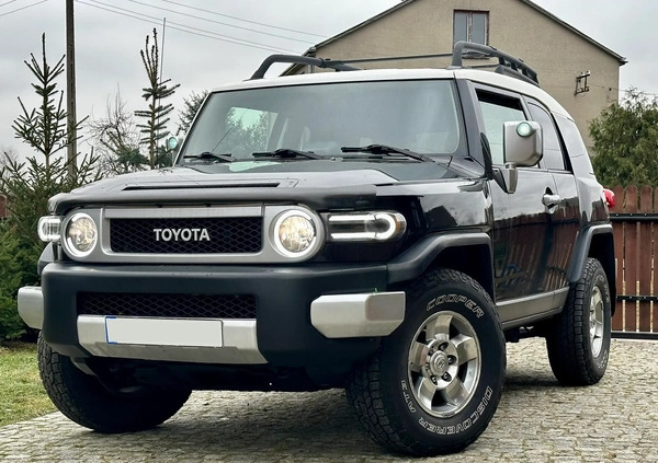 Toyota FJ cena 83000 przebieg: 223000, rok produkcji 2008 z Brok małe 781